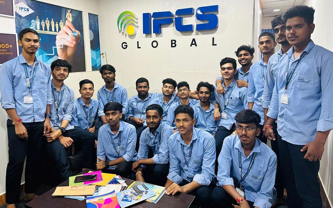 Industrial Visit of 3rd Semester ECE Students to IPCS Global and COMEDKARES