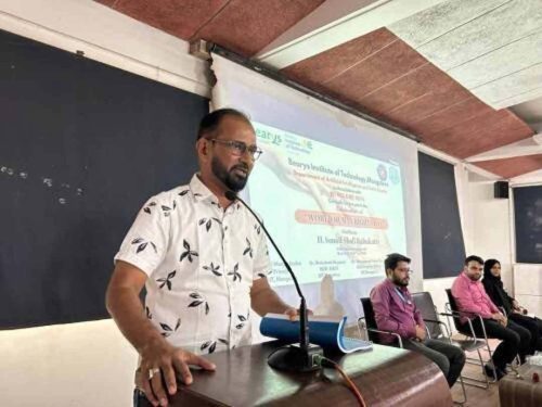 Chief-guest-addressing-the-students (1)