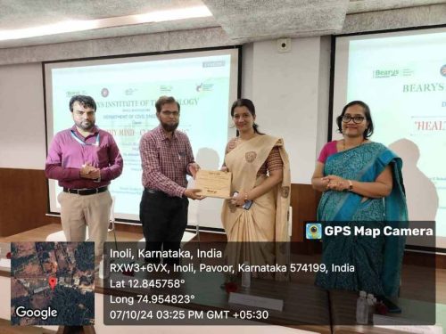 Felicitation-of-Chief-Guest-Dr