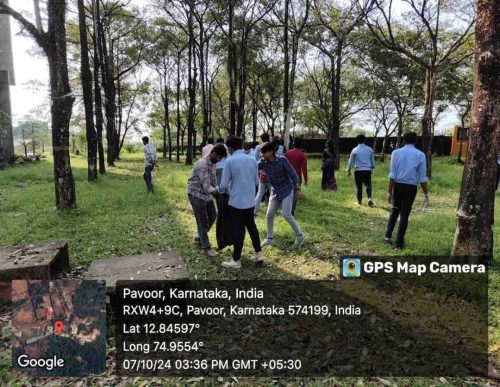 Students-are-cleaning-BIT-campus